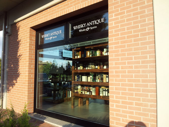 Inaugurazione New Whisky Antique (9).jpg